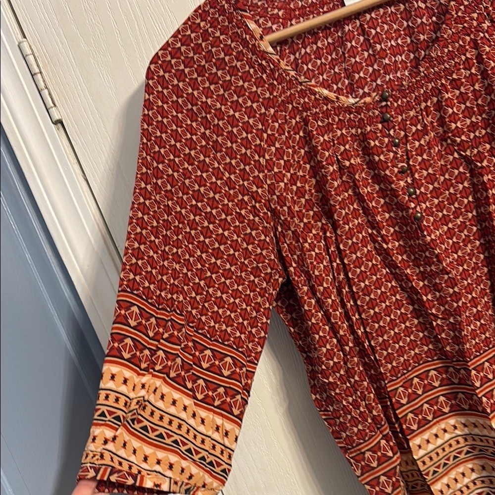 Avenue Red Cream Buttoned Blouse with Relaxed Fit - Picture 4 of 6